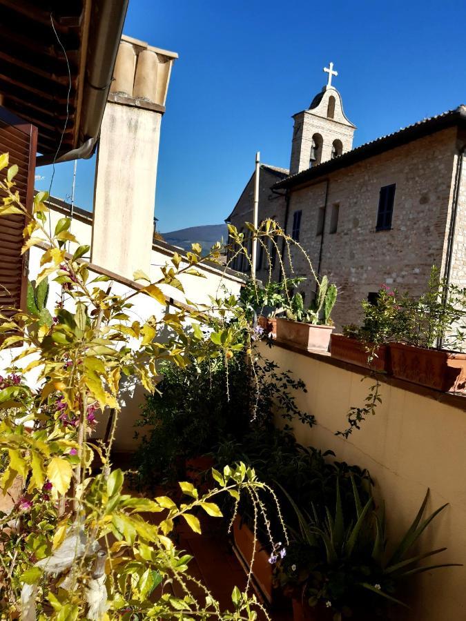 B&B La Casa Di Alice Foligno Exterior photo