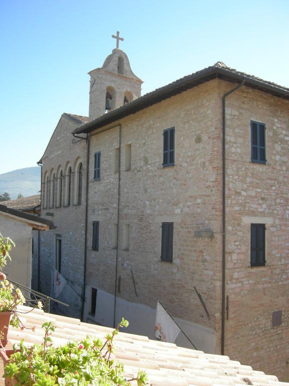 B&B La Casa Di Alice Foligno Exterior photo