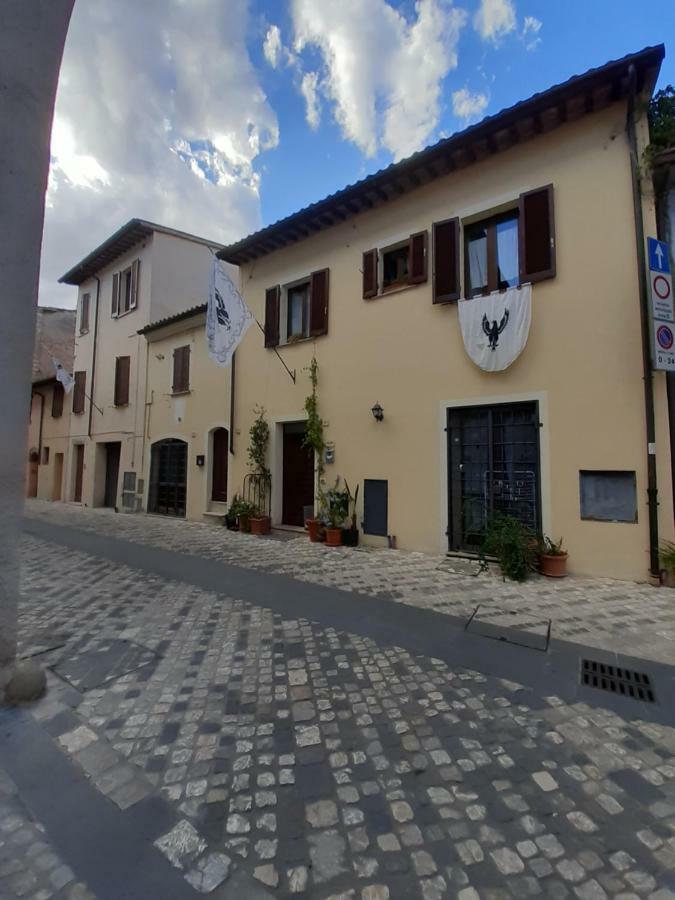 B&B La Casa Di Alice Foligno Exterior photo
