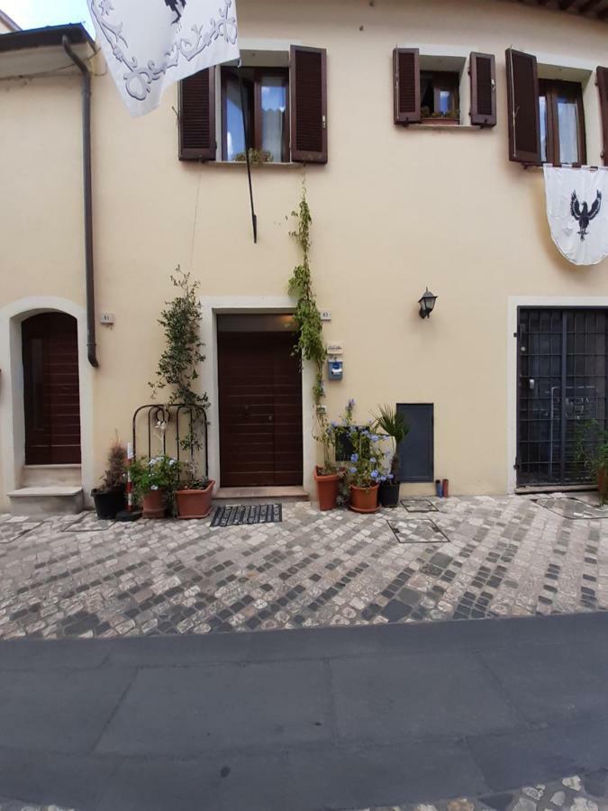 B&B La Casa Di Alice Foligno Exterior photo
